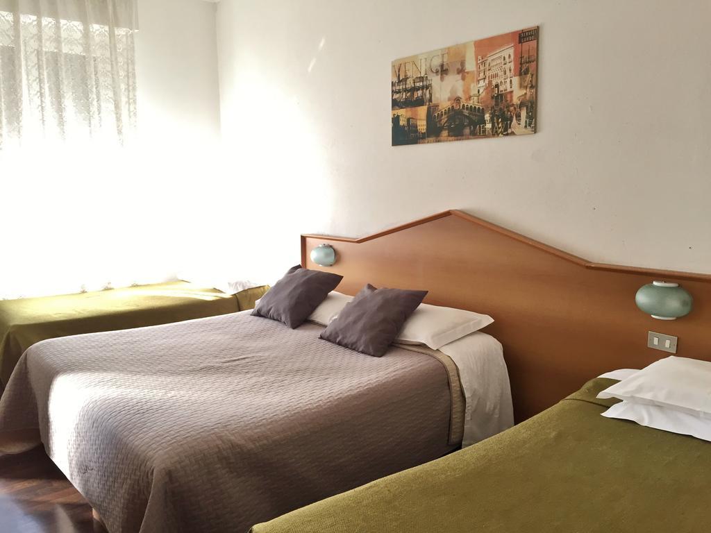 Hotel Ambra มิลาน ภายนอก รูปภาพ