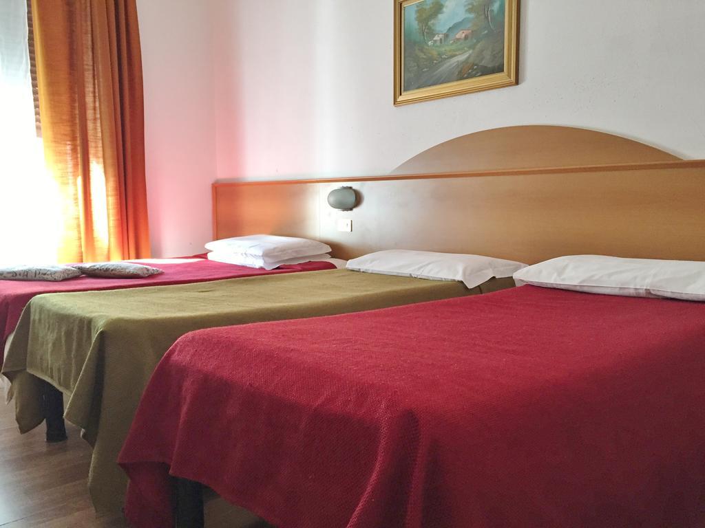 Hotel Ambra มิลาน ภายนอก รูปภาพ