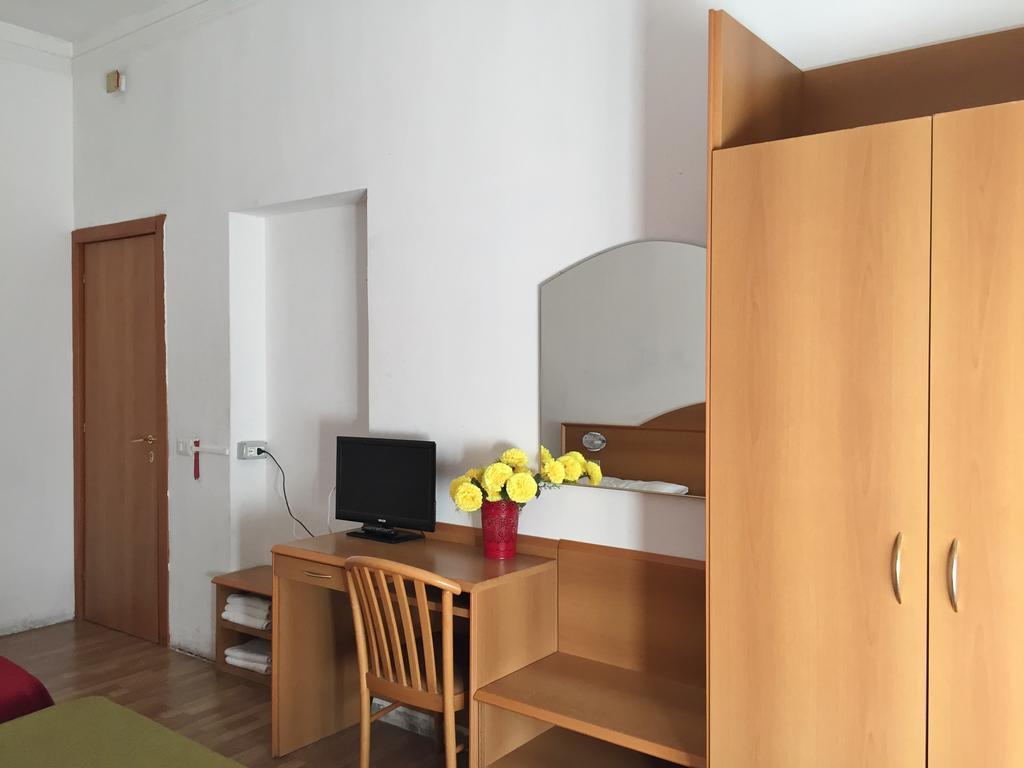 Hotel Ambra มิลาน ภายนอก รูปภาพ