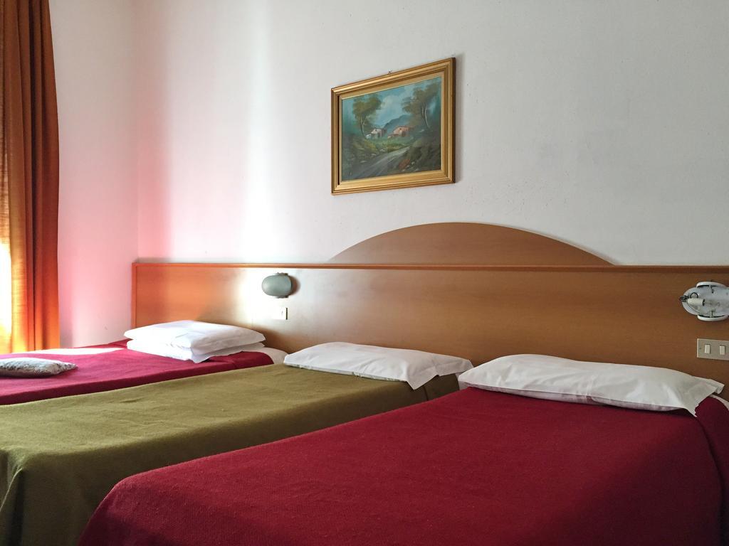 Hotel Ambra มิลาน ภายนอก รูปภาพ